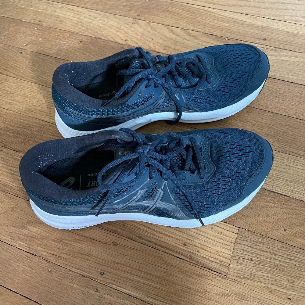 ASICS Gel Contend 7 - US 7, EURO 40